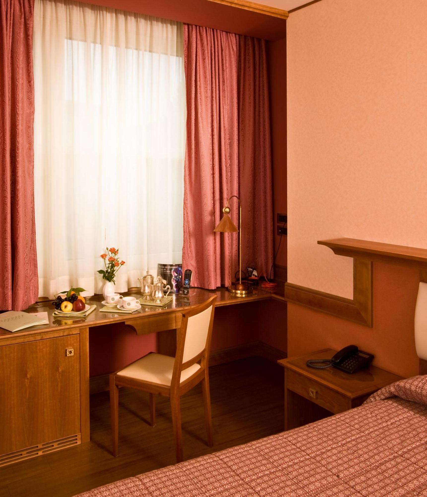 Sangallo Palace 4*